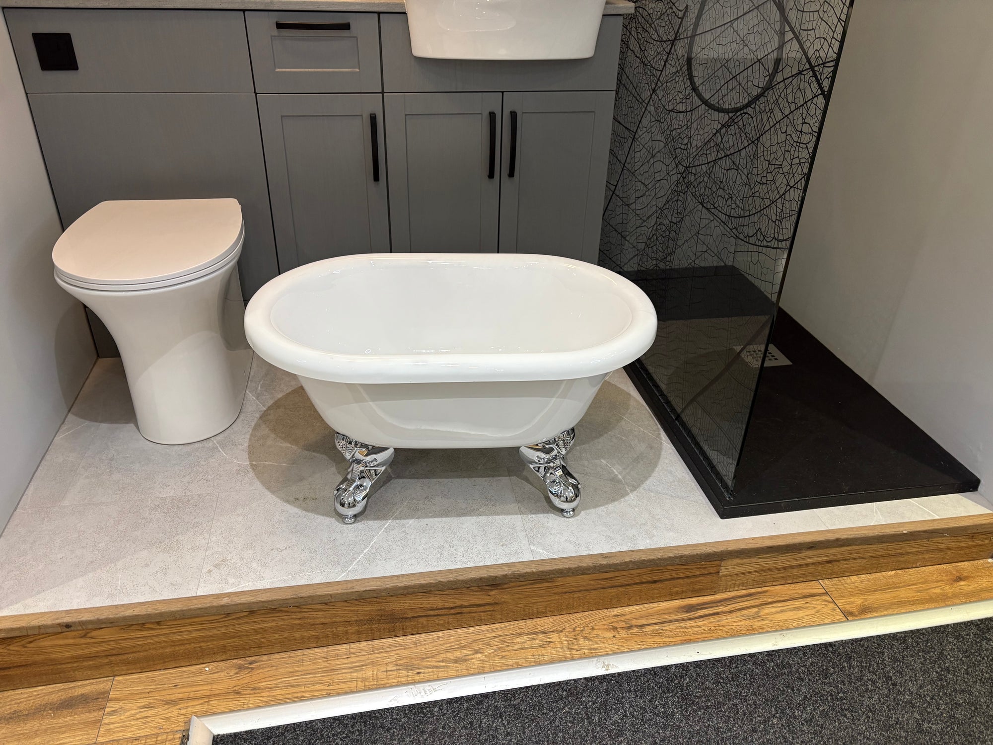 Traditional Roll Top Baby Bath with Chrome Ball & Claw Feet 800mm White/Painted