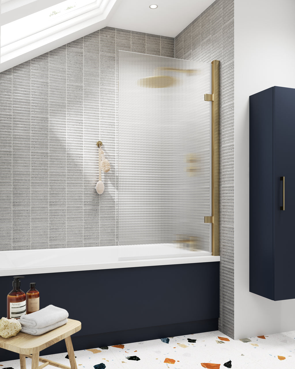 8MM LUXE FLUTED SQUARE HINGED BATH SCREEN BRUSHED BRASS